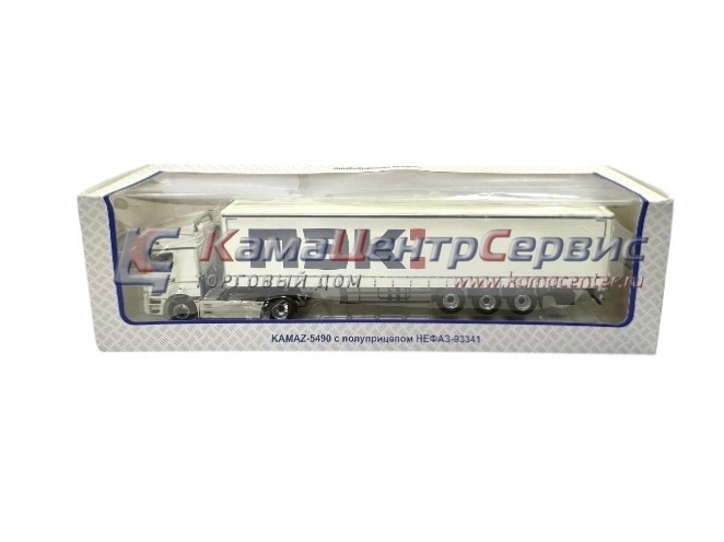 КАМАЗ масштабная модель 5490 с полуприцепом НЕФАЗ 777.102965