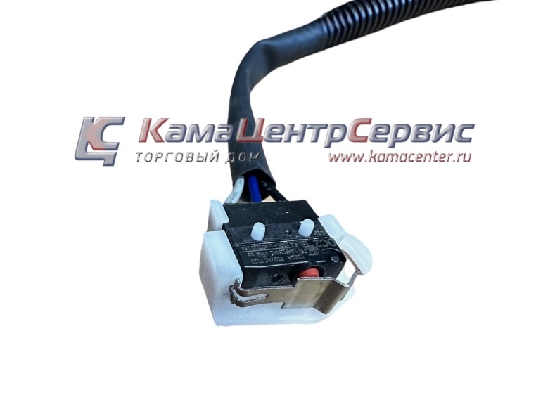 Выключатель замка опрокидывания кабины КамАЗ 5490/ MB Actros/Axor (DT) А0045459014 (4.63108)